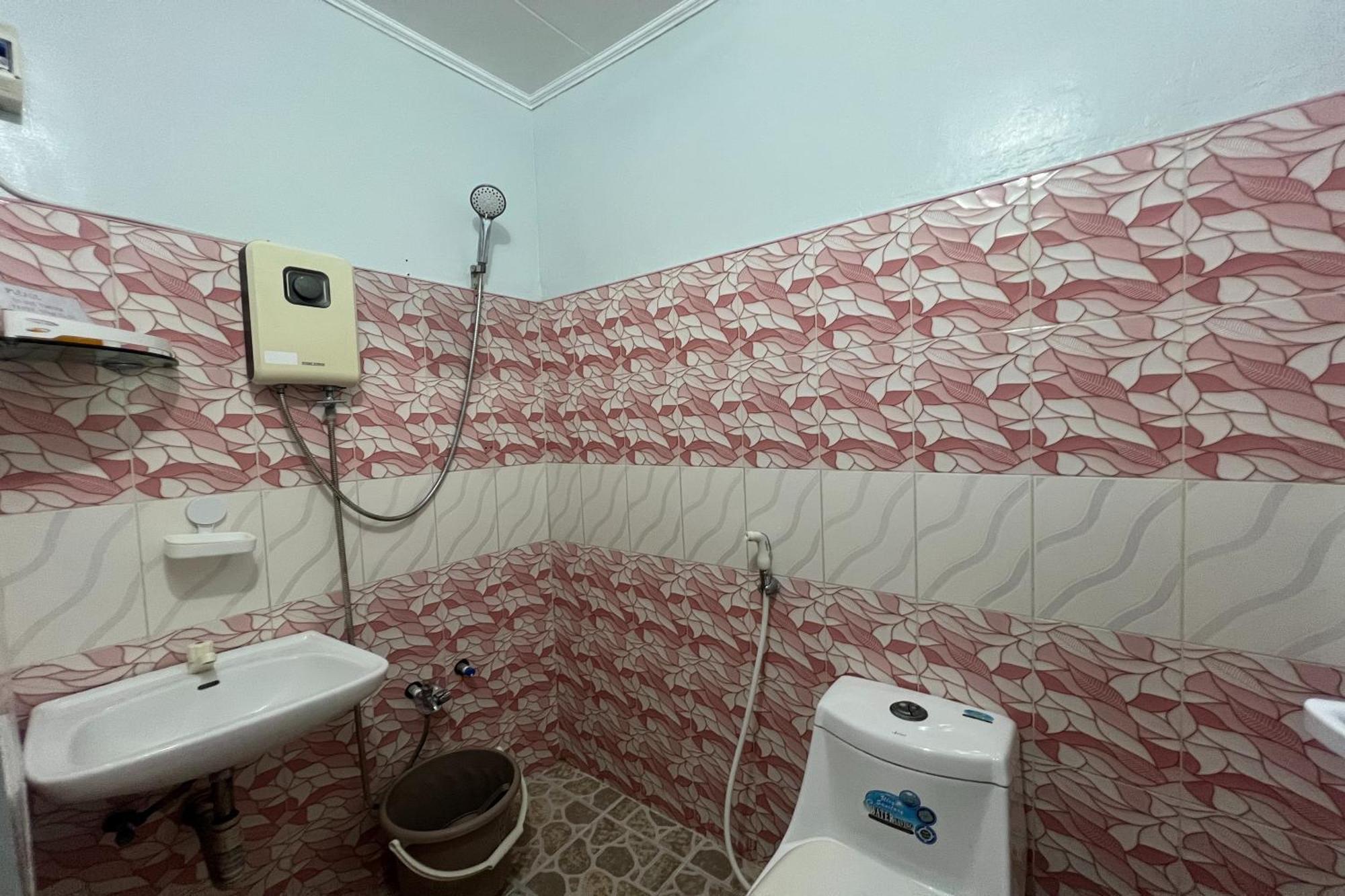 Hotel Fnt Transient House Near Hundred Islands Alaminos Exterior foto