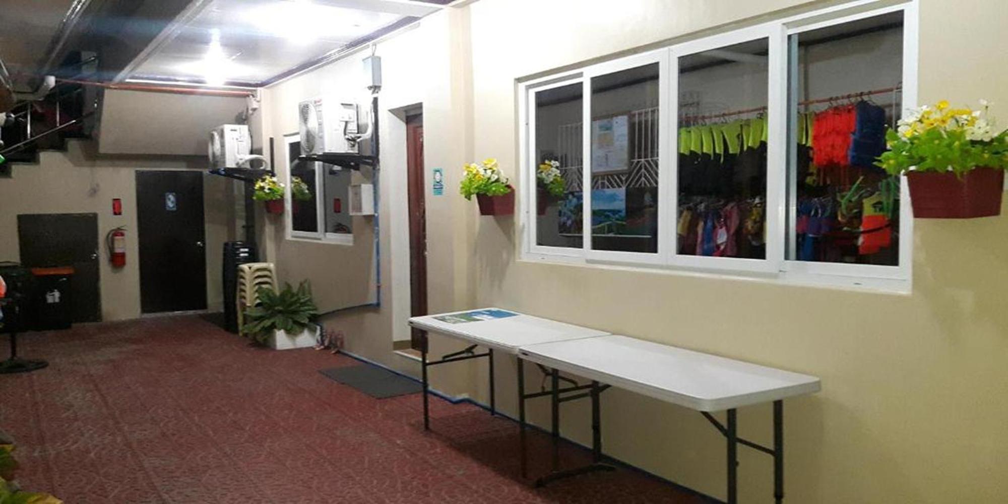 Hotel Fnt Transient House Near Hundred Islands Alaminos Exterior foto